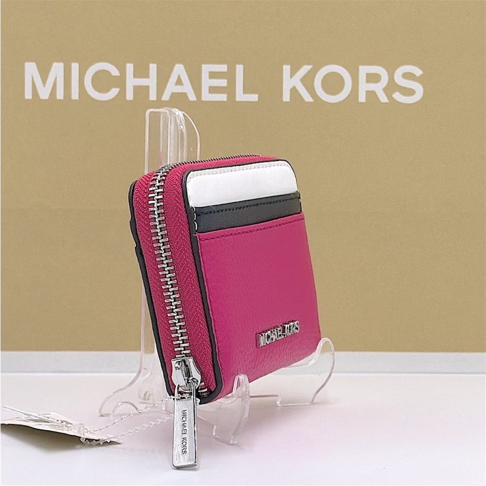 Michael Kors Jet Set Travel Medium Color-Block Wallet
DRAGONFRUIT MULTI
NWT - Picture 5 of 12